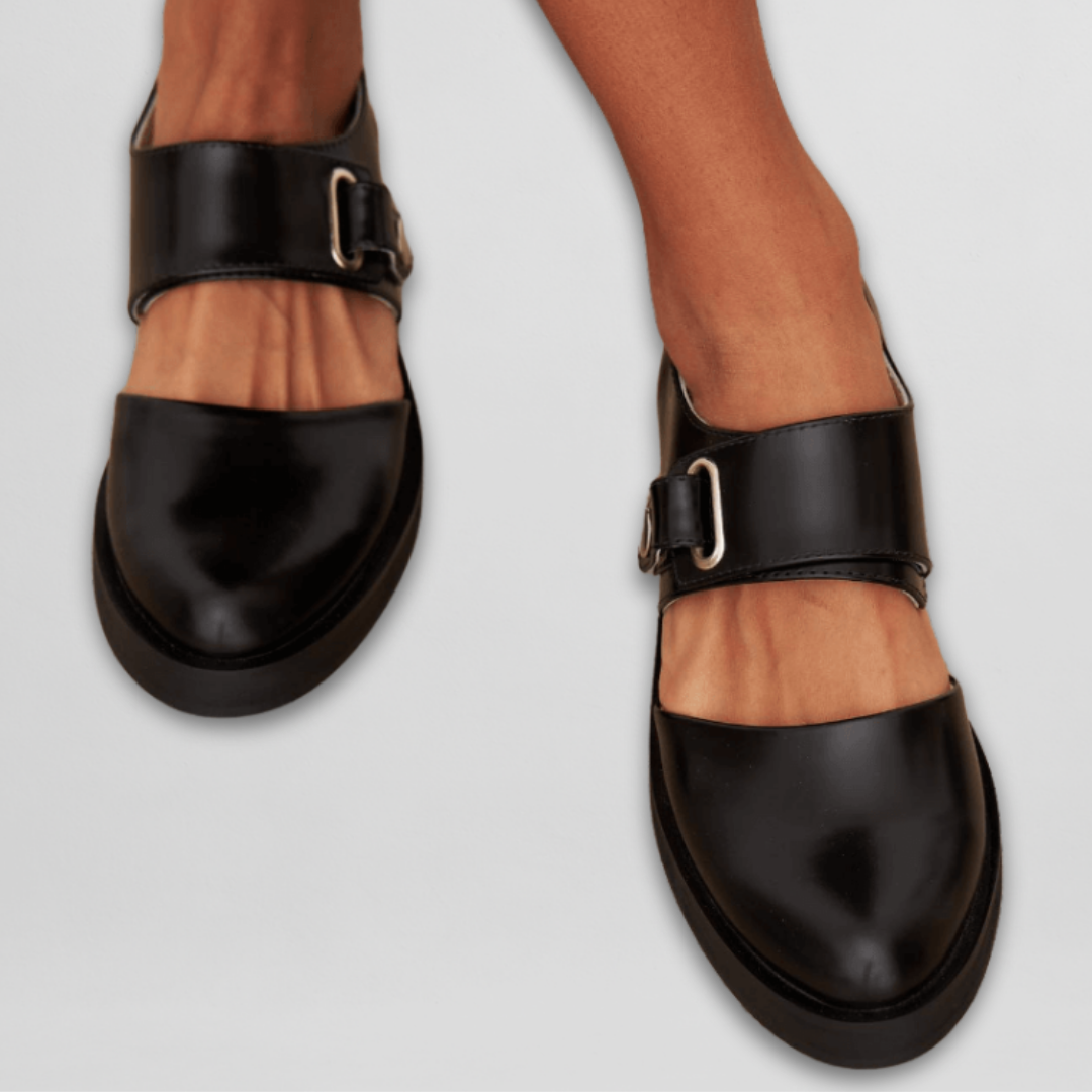 Versatile women's low heel buckle strap shoes, offering classic style and everyday comfort for casual or dressy looks.