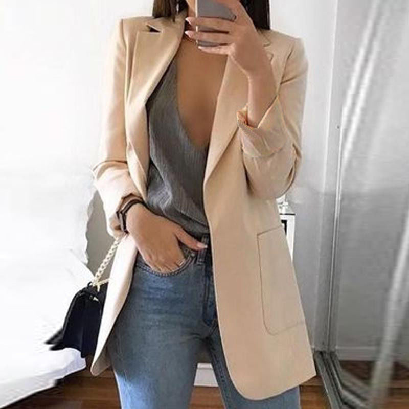 Elegant ladies blazer, a professional and versatile outerwear choice for any occasion.