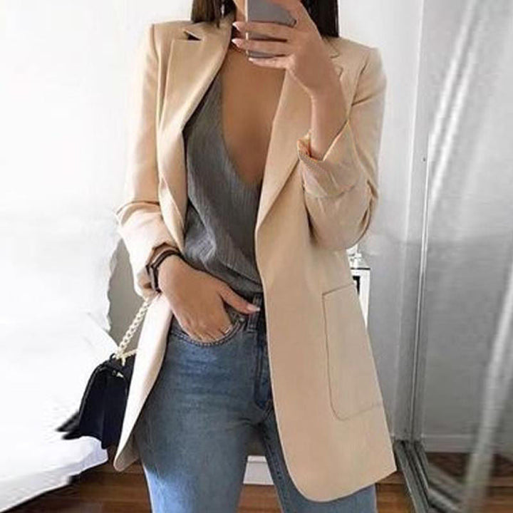 Elegant ladies blazer, a professional and versatile outerwear choice for any occasion.