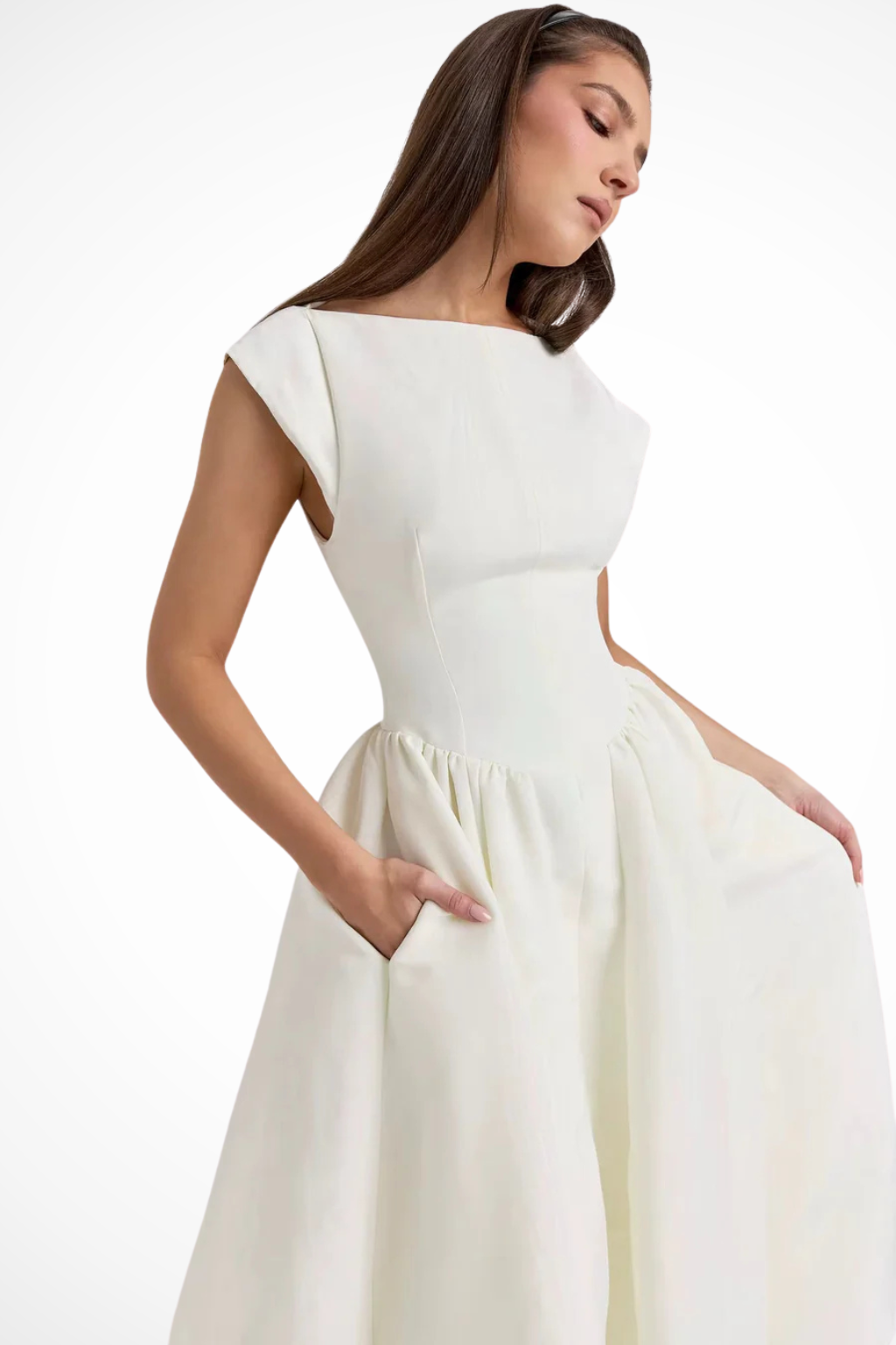 Tailored semi-formal boat neck midi dress for women, with cap sleeves, a classic piece for elegant events.