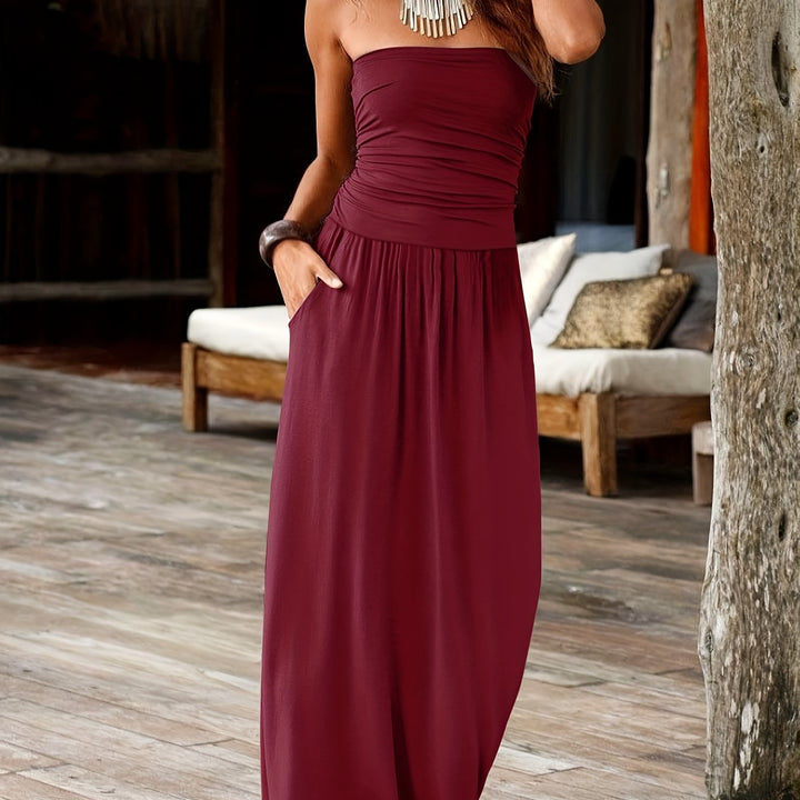 Stylish women's midi dress, bodycon fit, elegant and perfect for a chic party look.