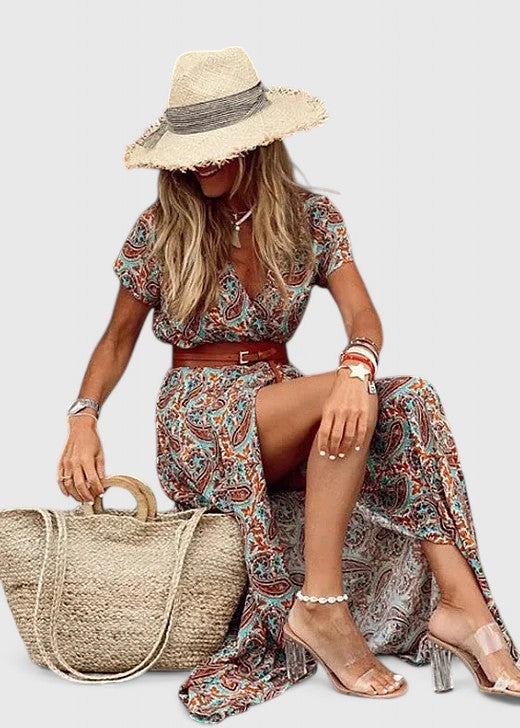 Sophisticated women's maxi dress with a boho design, versatile for elegant summer evenings.