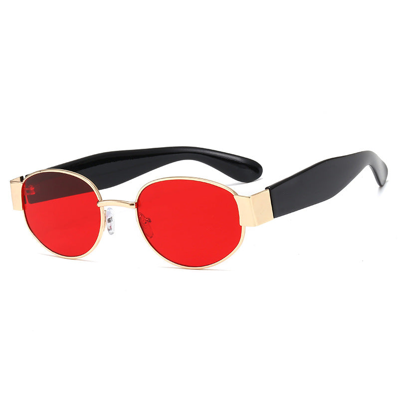 Glamorous women's cat-eye sunglasses. Full UV protection eyewear for a chic and stylish look.