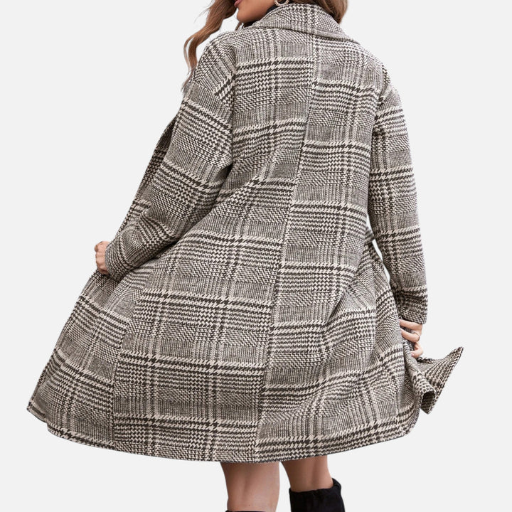 Professional women's khaki checkered blazer with button-up detail. Ideal for office style and smart casual outfits.
