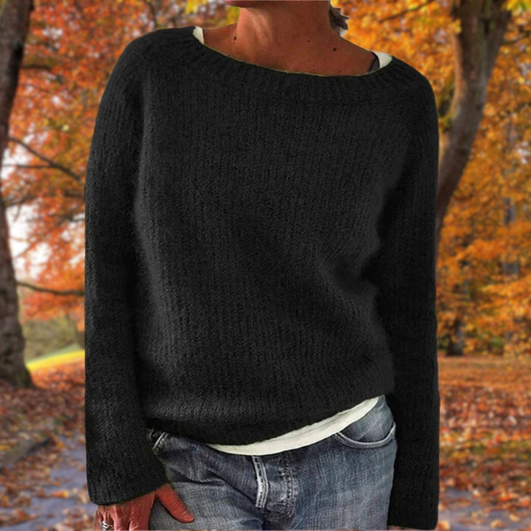 Chic women's pullover sweater, versatile and elegant. Perfect long-sleeve comfort for autumn & winter style.