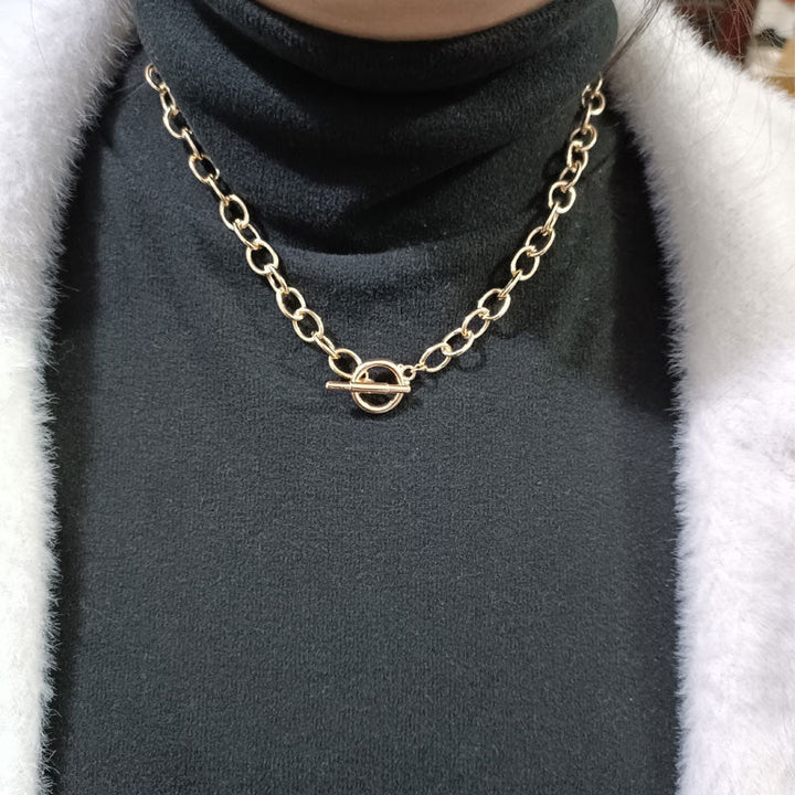 Sophisticated women's chain necklace, an elegant contemporary jewelry gift for her. Versatile fashion piece.