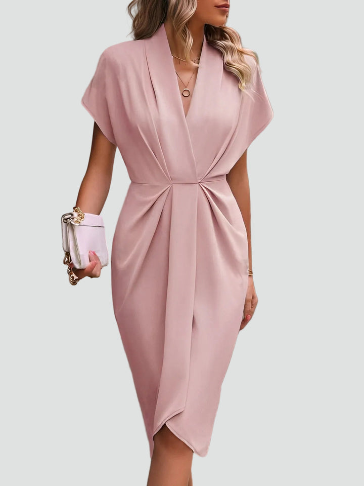 Formal women's midi dress for elegant occasions, featuring a draped design, V-neck, and sophisticated split.