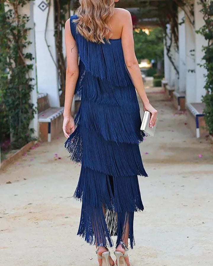Chic women's long dress with dropped shoulders, a fashionable maxi design for formal or evening parties.