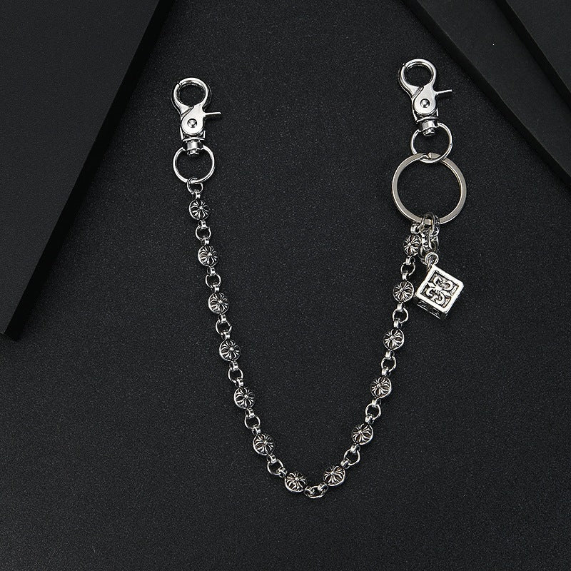 Elegant women's fashion chain keychain, a stylish accessory and bag charm. Chic metal key holder.