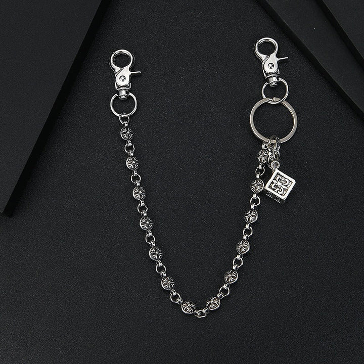 Elegant women's fashion chain keychain, a stylish accessory and bag charm. Chic metal key holder.