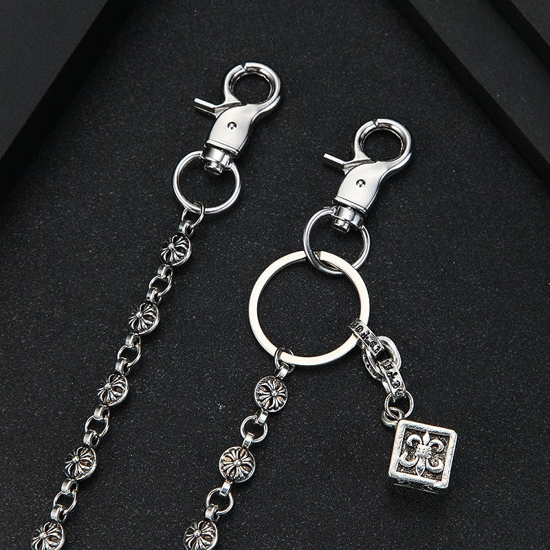 Chic women's chain design keychain, a versatile fashion accessory and stylish key holder for bags.