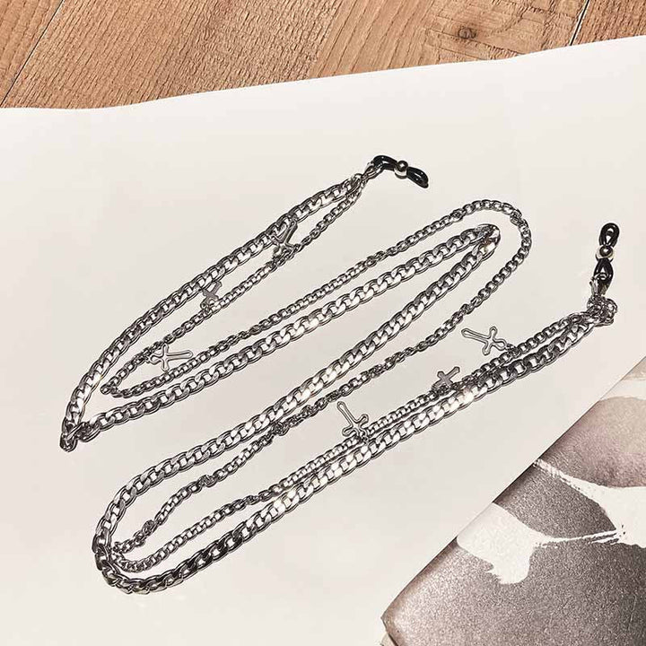Versatile women's cross pendant jewelry holder necklace, perfect for layering or as a standalone fashion accessory.