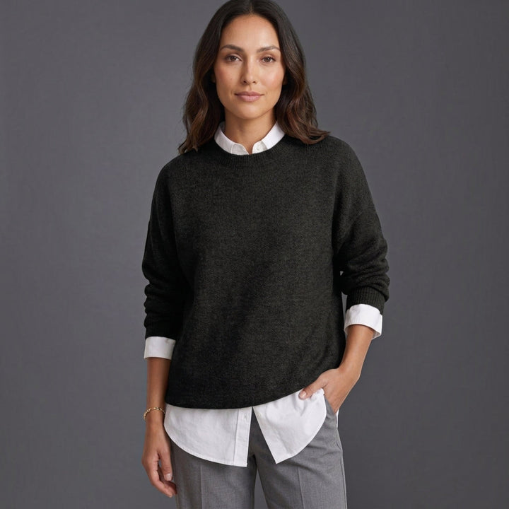 Stylish women's elegant knit pullover sweater, a must-have long sleeve piece for winter fashion.