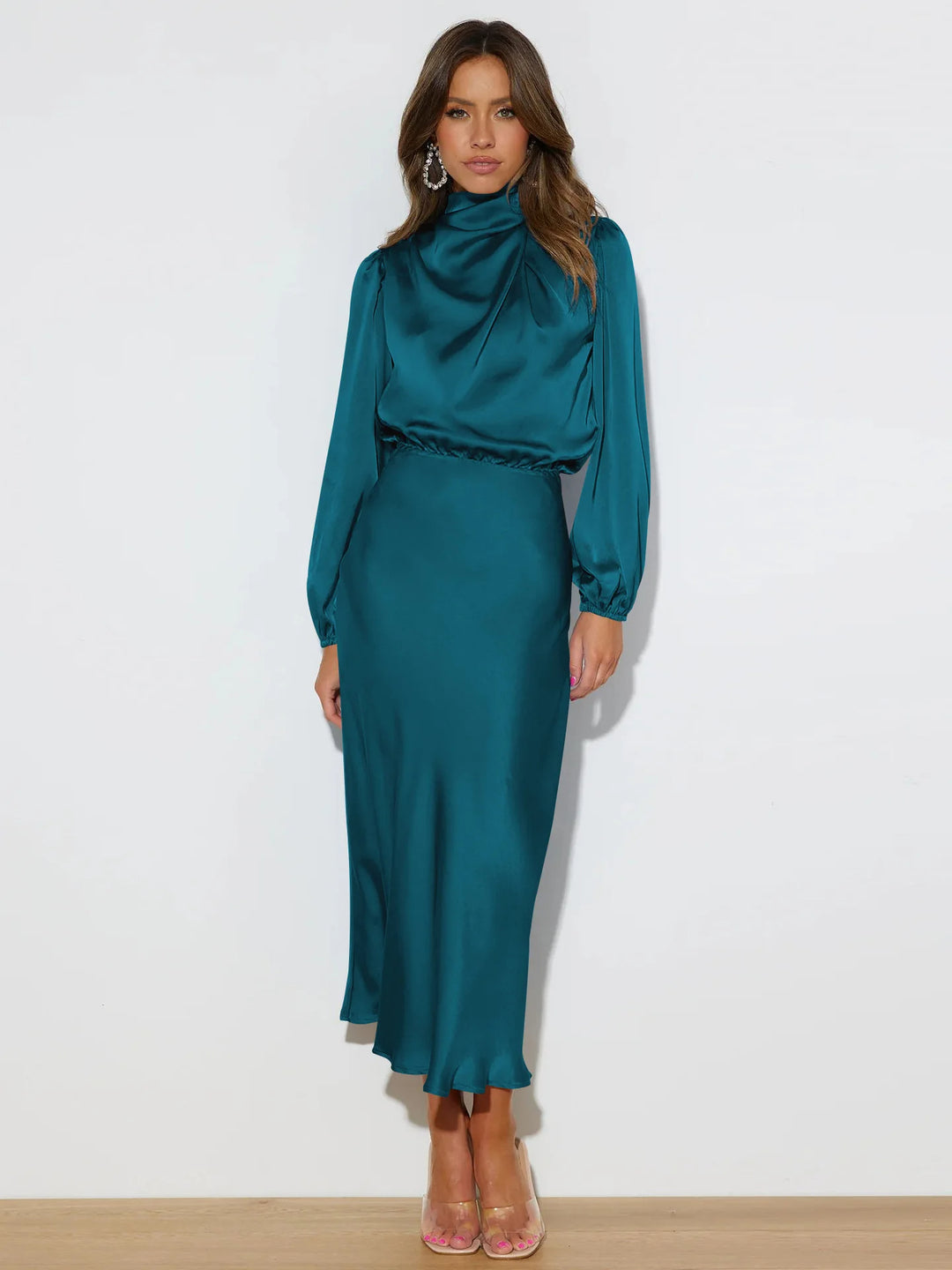 Stunning women's elegant floor-length formal gown, a chic A-line party dress for special occasions.