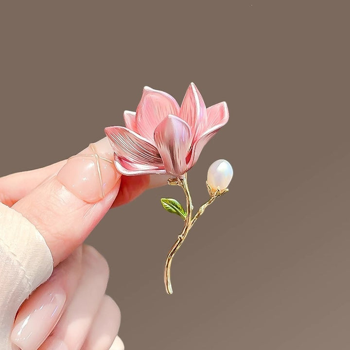 Gorgeous lilac and pink flower brooch, an elegant women's jewelry accessory, ideal for gifts.