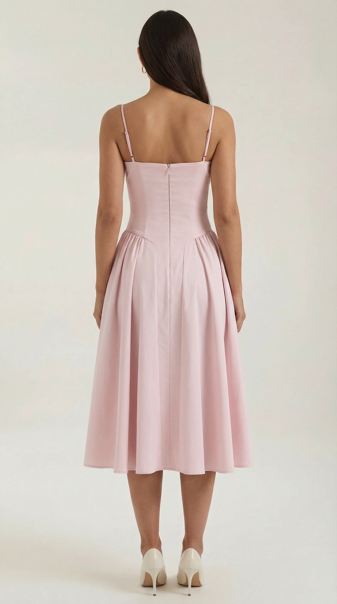 Charming women's floral midi dress, corset style, sweetheart neckline, ideal for warm weather.