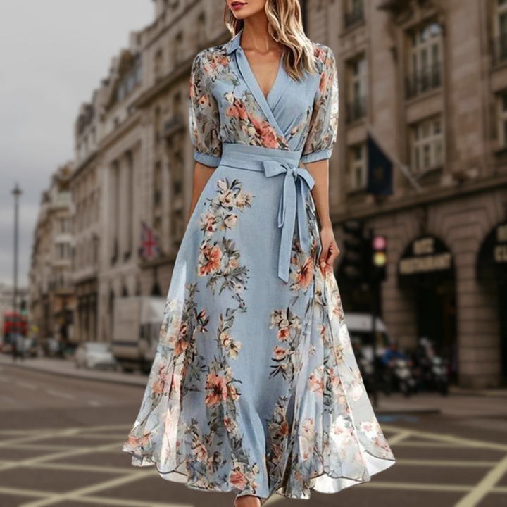 Chic women's floral flowing maxi dress, a sophisticated and fashionable choice for any party.
