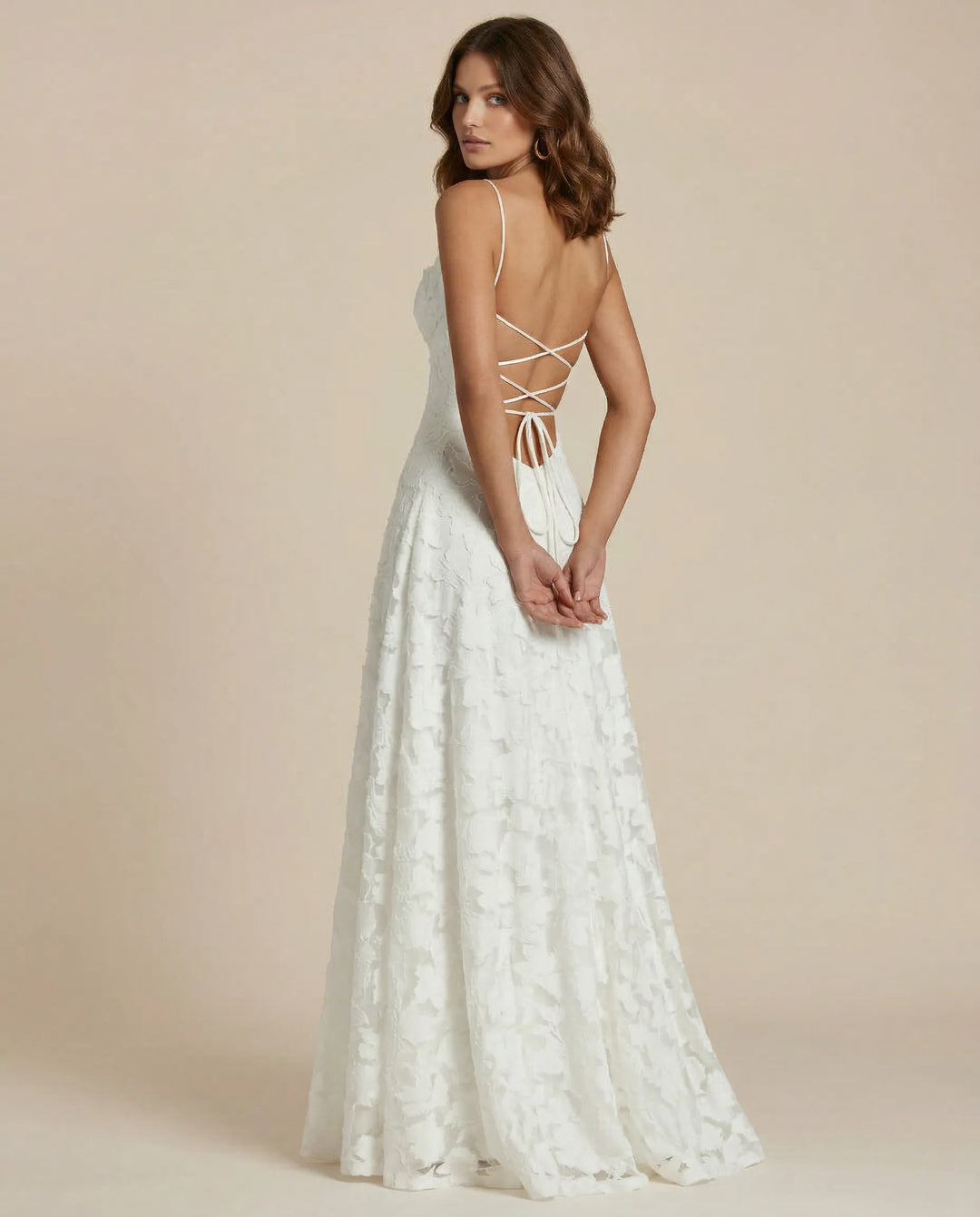 Women's elegant floral maxi dress, a flowing style suitable for wedding guests, evening wear, and events.