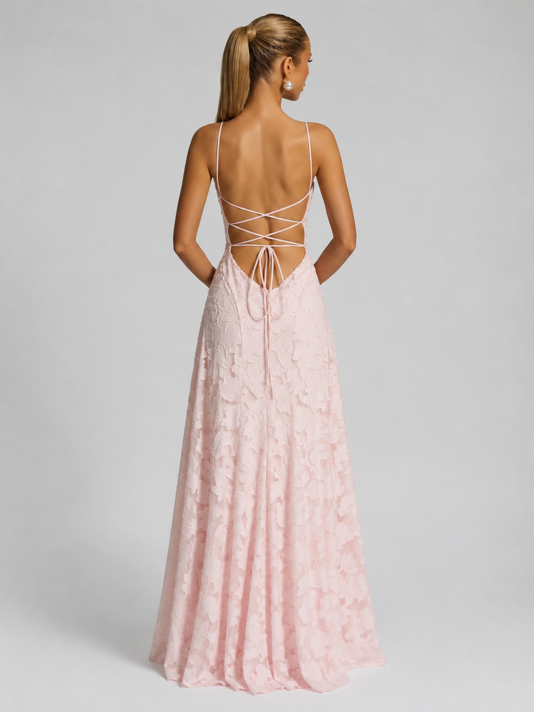 Chic women's floral maxi dress for summer. Features an elegant print, ideal for casual wear or vacation outings.