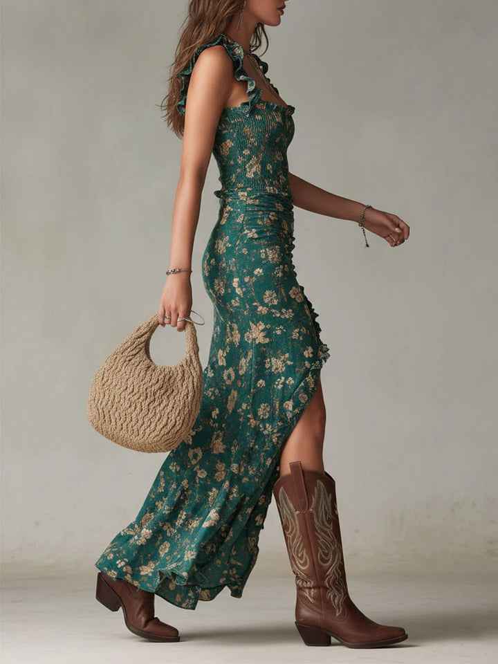 Flowy women's floral maxi dress with ruched bodice, ideal for casual summer daytime wear.