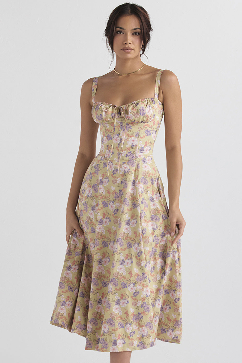 Stylish women's floral midi dress with a beautiful print, great for elegant parties.