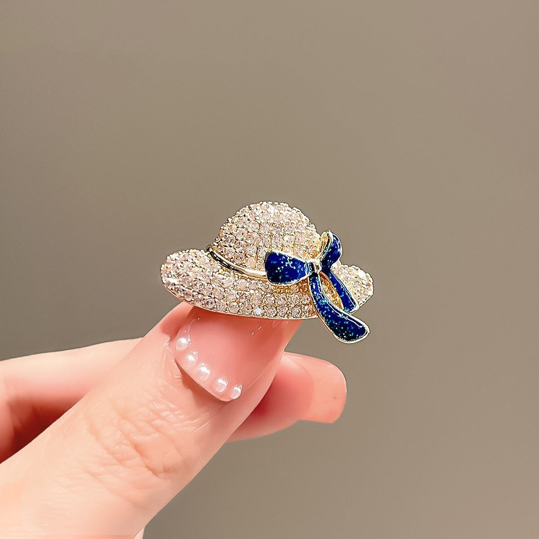 Dazzling crystal flower brooch for women, a glamorous sparkling pin adding elegance to any outfit.
