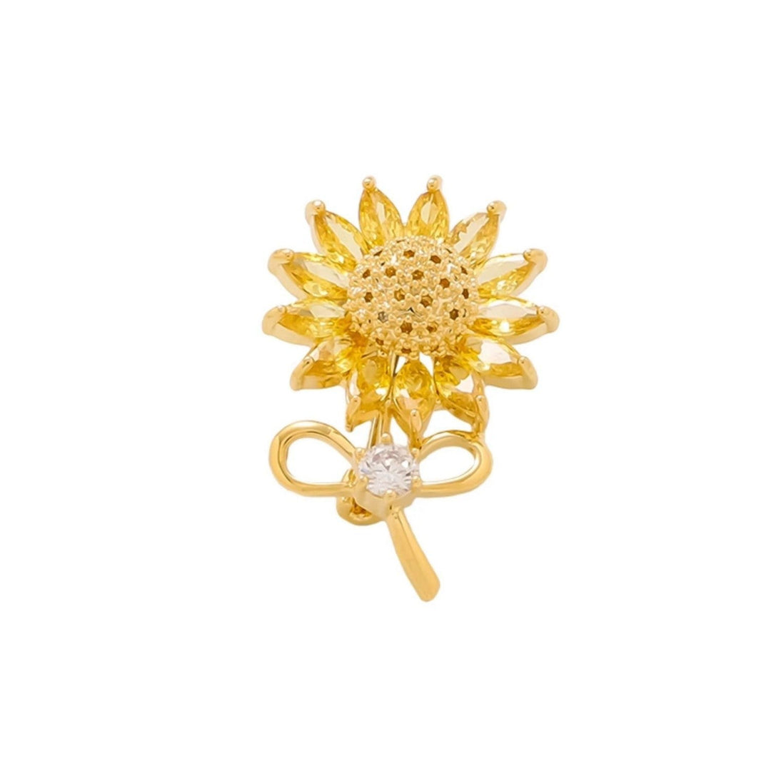 Elegant women's floral brooch pin. Sparkling fashion accessory, perfect lapel jewelry for any outfit.