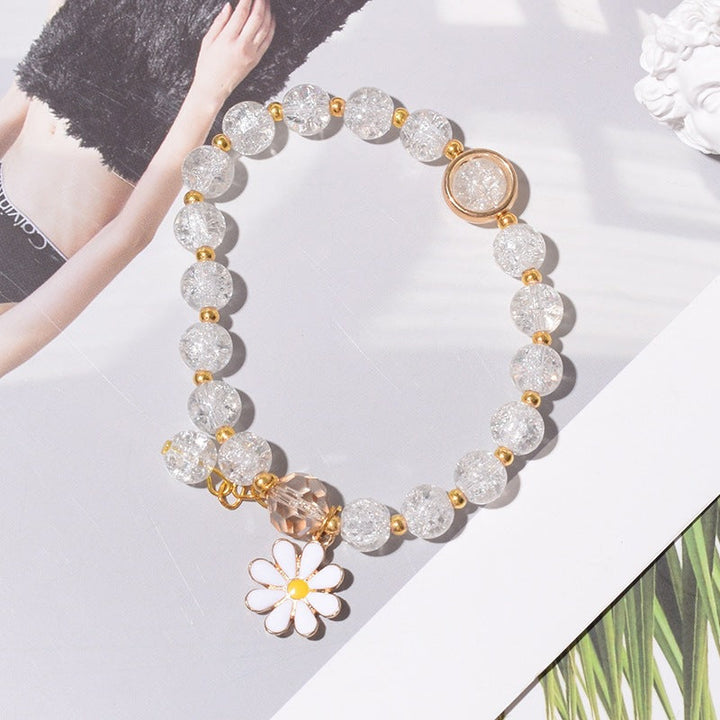 Elegant women's flower charm bracelet, a sparkling accessory perfect for gifts.
