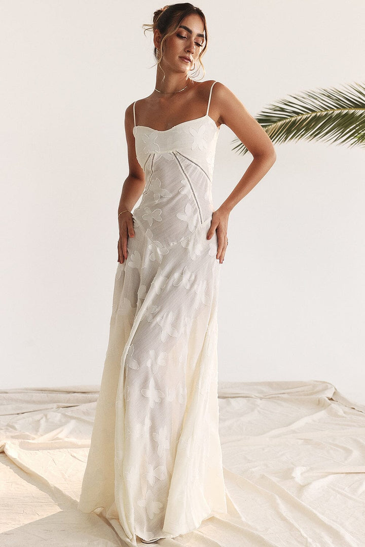 Timeless elegant women's flowy maxi dress, versatile for various occasions from summer to formal events.