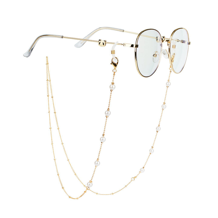 Fashionable pearl glasses chain for women, ensuring secure hold. A chic eyewear accessory with elegant design.