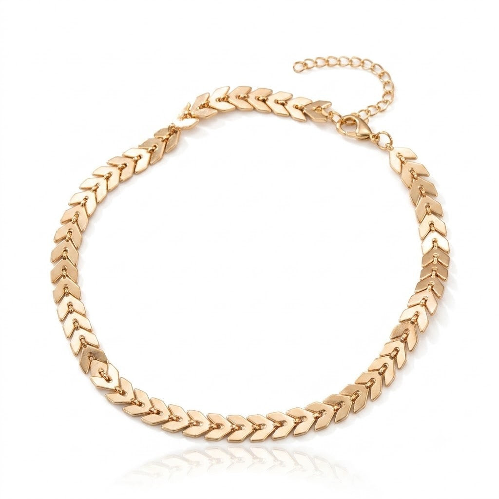Women's elegant gold chain necklace, a versatile fashion accessory for sophisticated style. Brass jewelry.