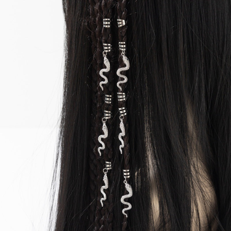 Women's elegant hair clips with intricate shell pattern, stylish and fashionable hair accessories.