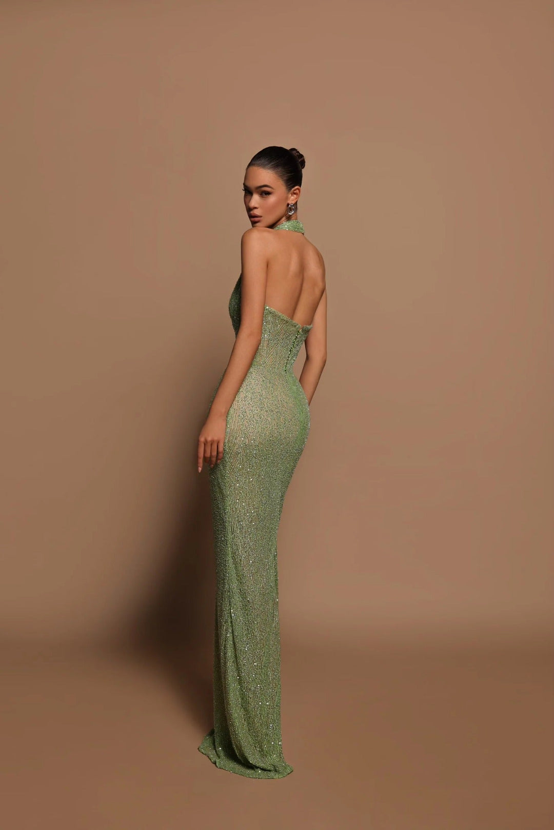Women's long party dress, a sleeveless halter maxi with a glamorous open back, perfect for special events.