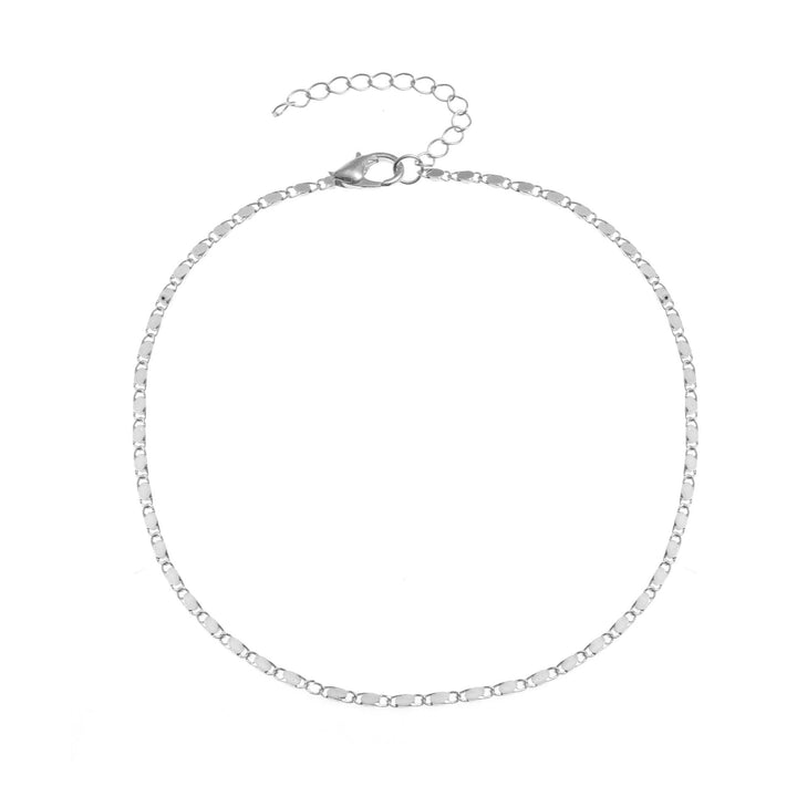 Graceful gold heart pendant necklace, an elegant and sophisticated fashion jewelry piece for women.