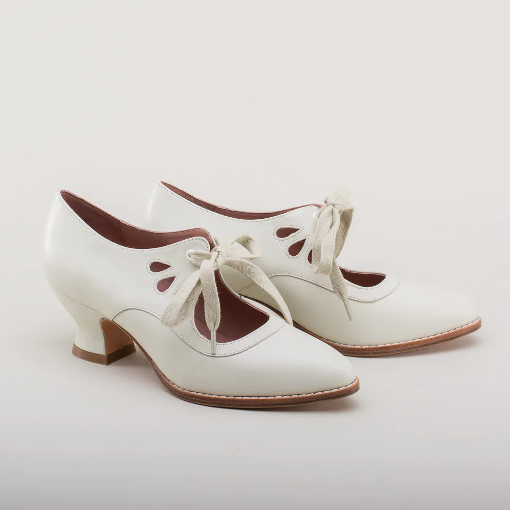 Elegant women's work heels, balancing fashion & comfort for long days in the office.