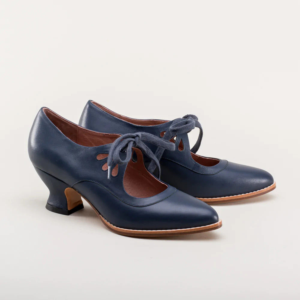 Stylish women's elegant heels, designed for comfort, ideal as dress shoes or work shoes.