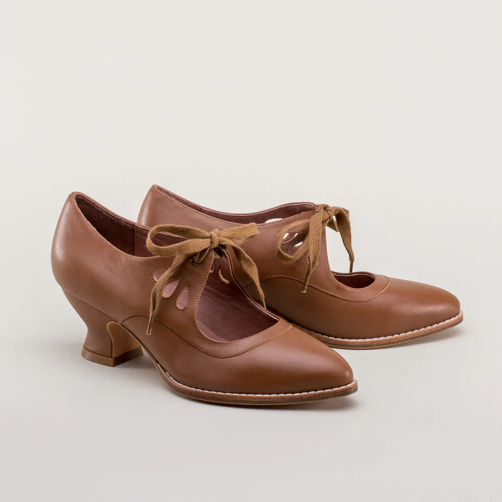 Comfortable women's formal heels, combining elegance & support for stylish occasions.