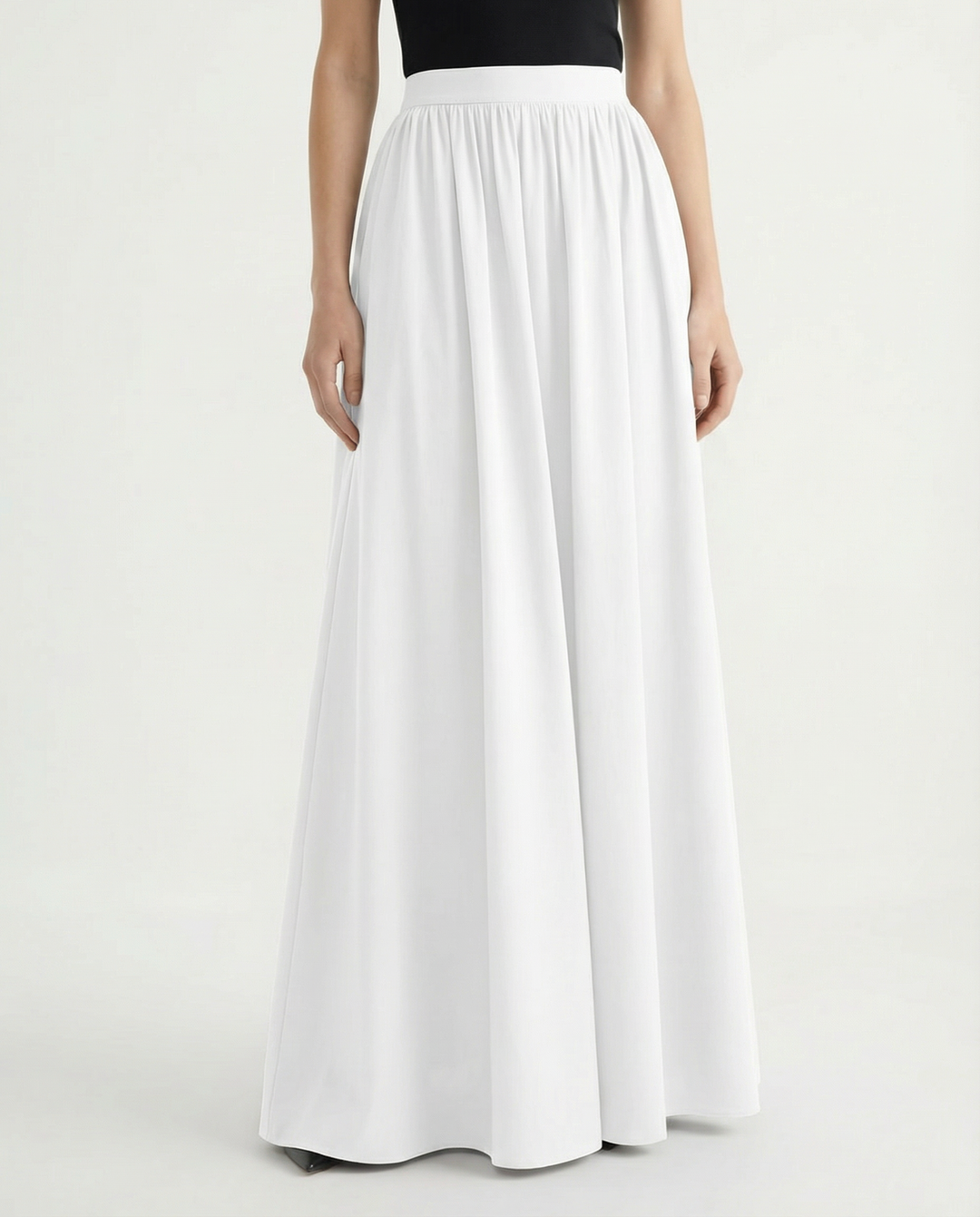 Chic women's elegant flowing high-waist maxi skirt, perfect for spring and summer outfits.