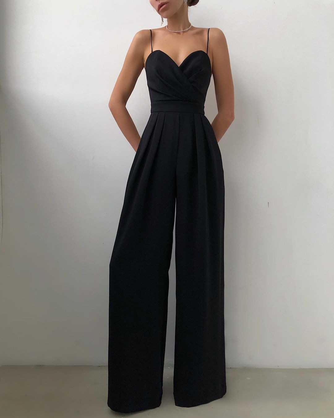 Elegant women's high-waist overall with a flattering sweetheart neckline, perfect for chic style.