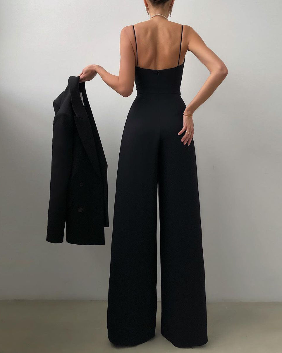 Stylish women's overall, high-waisted with a sweetheart neckline, ideal for versatile party wear.