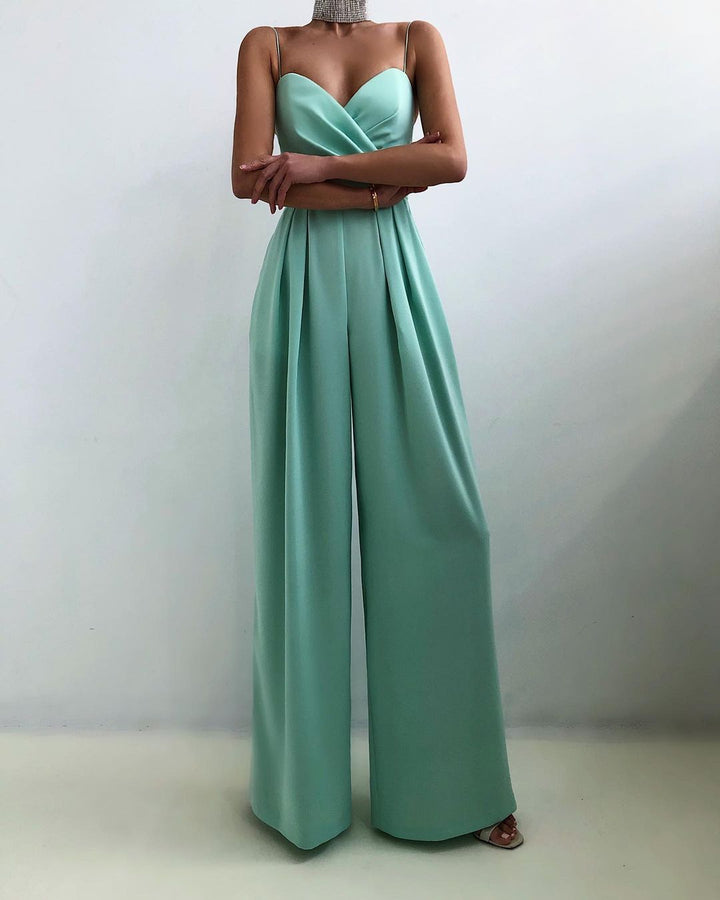 Modern women's jumpsuit, high-waisted with a sweetheart neckline, perfect for elegant fashion.