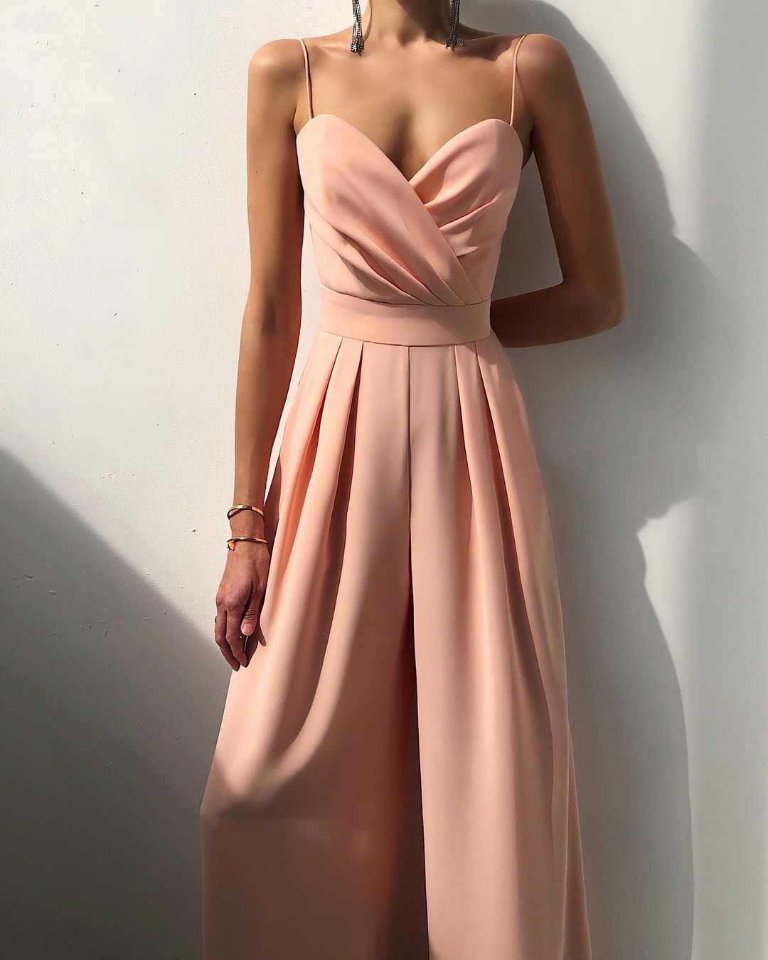 Women's chic overall, high waist, sweetheart neckline, offering a flattering fit for any occasion.