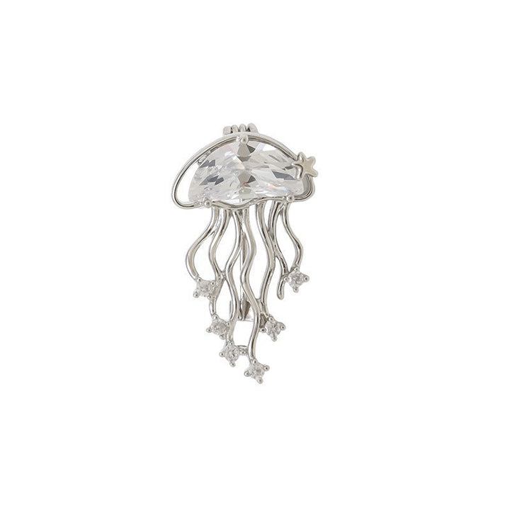 Women's elegant crystal jellyfish brooch, a sparkling accessory for fashion-forward individuals.