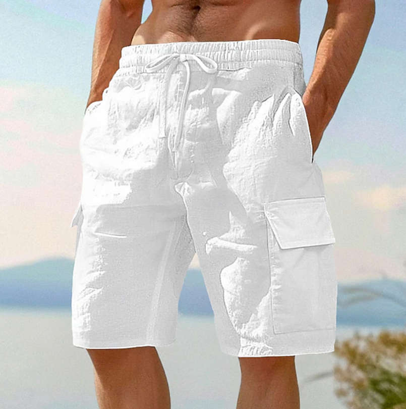 Elegant women's lace shorts with practical side pockets, perfect for summer fashion and versatile styling.