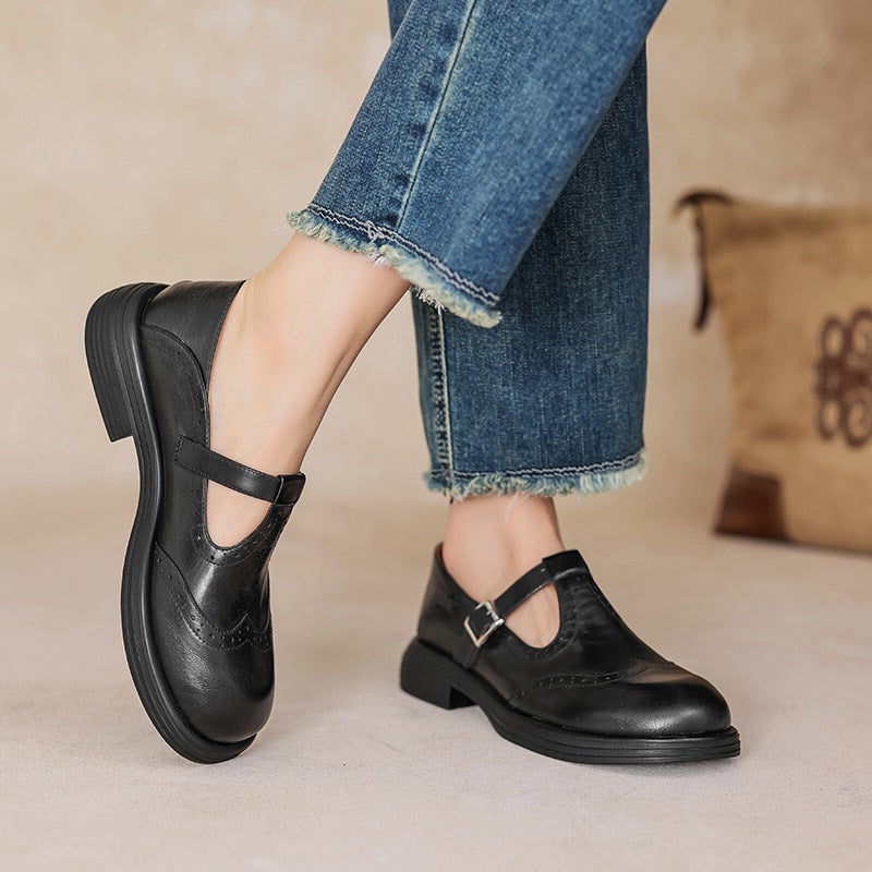 Everyday comfortable women's leather T-strap Mary Janes with a classic round toe.