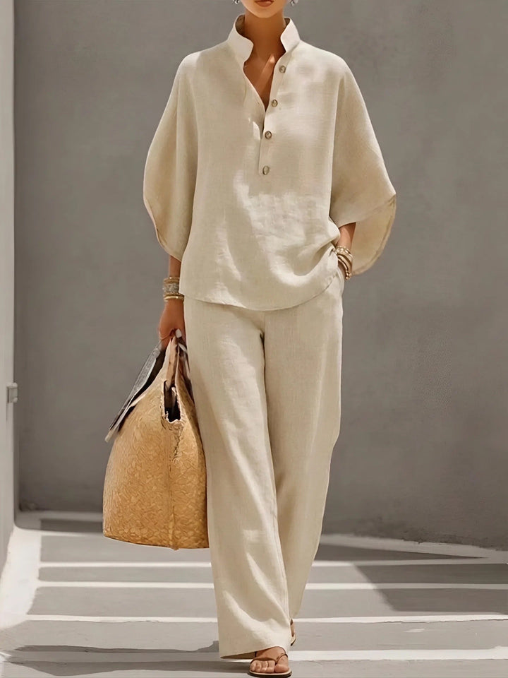Stylish women's linen two-piece set: elegant kimono top & wide leg pants, a perfect summer resort outfit.