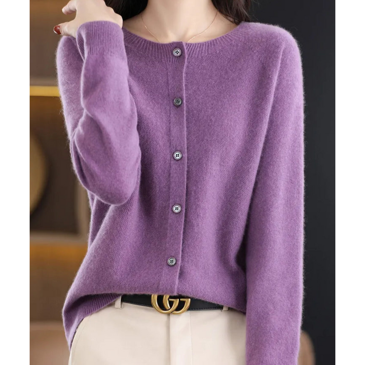 Fashionable women's warm O-neck cardigan sweater, a luxurious and versatile winter essential.