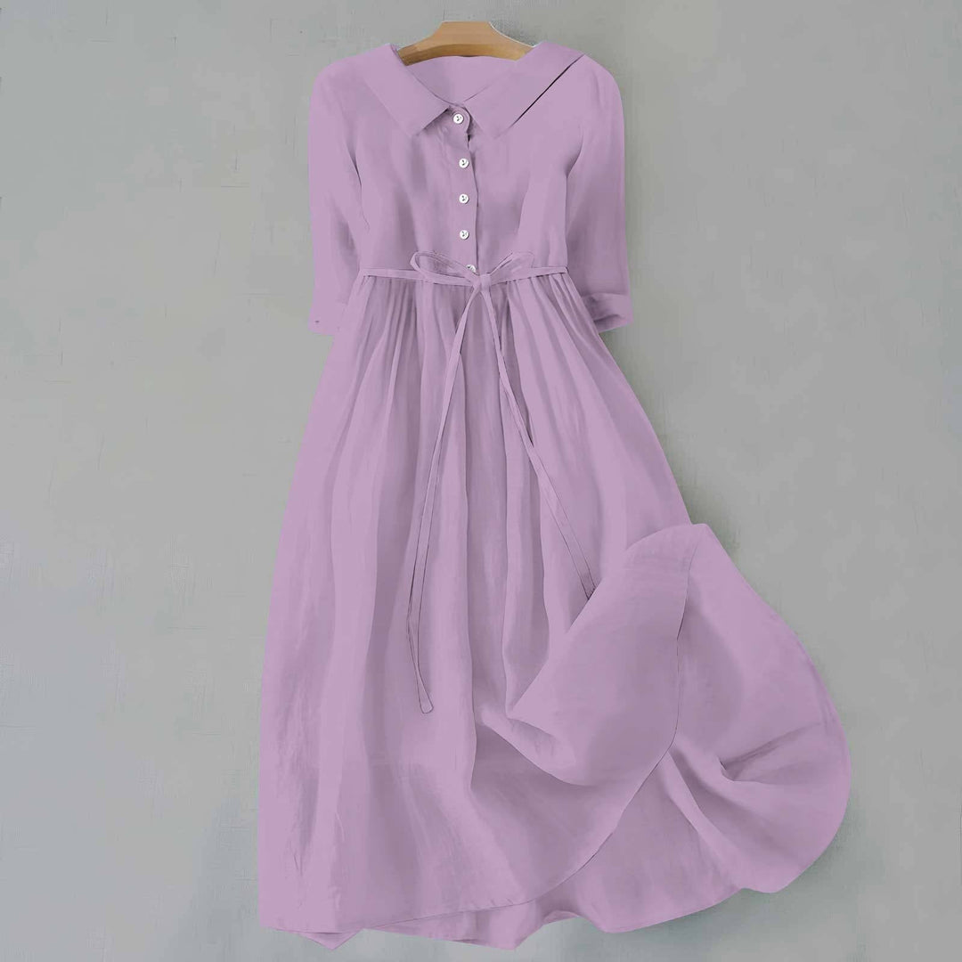 Elegant women's casual maxi dress. Flattering silhouette for comfortable summer fashion.