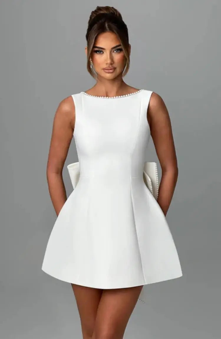 Fashionable women's party dress, a versatile mini style that offers an elegant and flattering look.