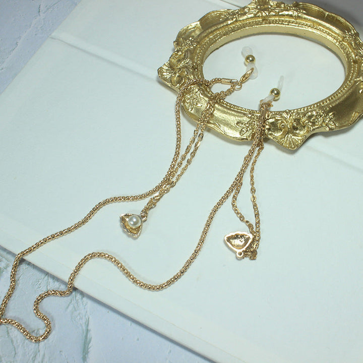 Adjustable women's green stone necklace with luxurious gold accents, ideal for elegant occasions & fashion gifts.
